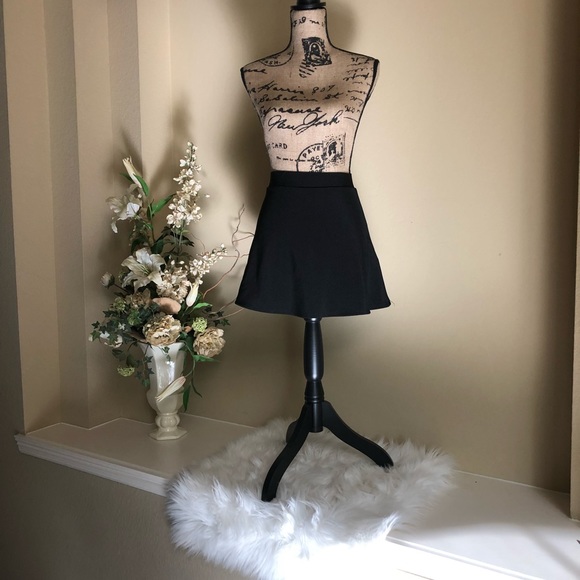 B Jewel Dresses & Skirts - ~B Jewel~ Black flowy A-line skirt. Size XS